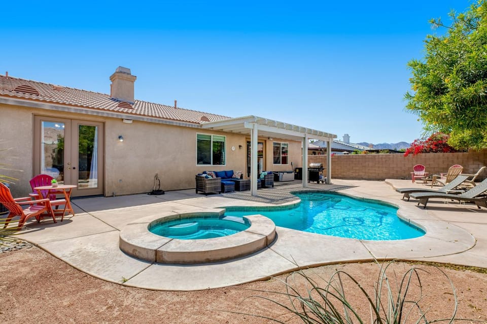 Robles Paradise House in La Quinta
