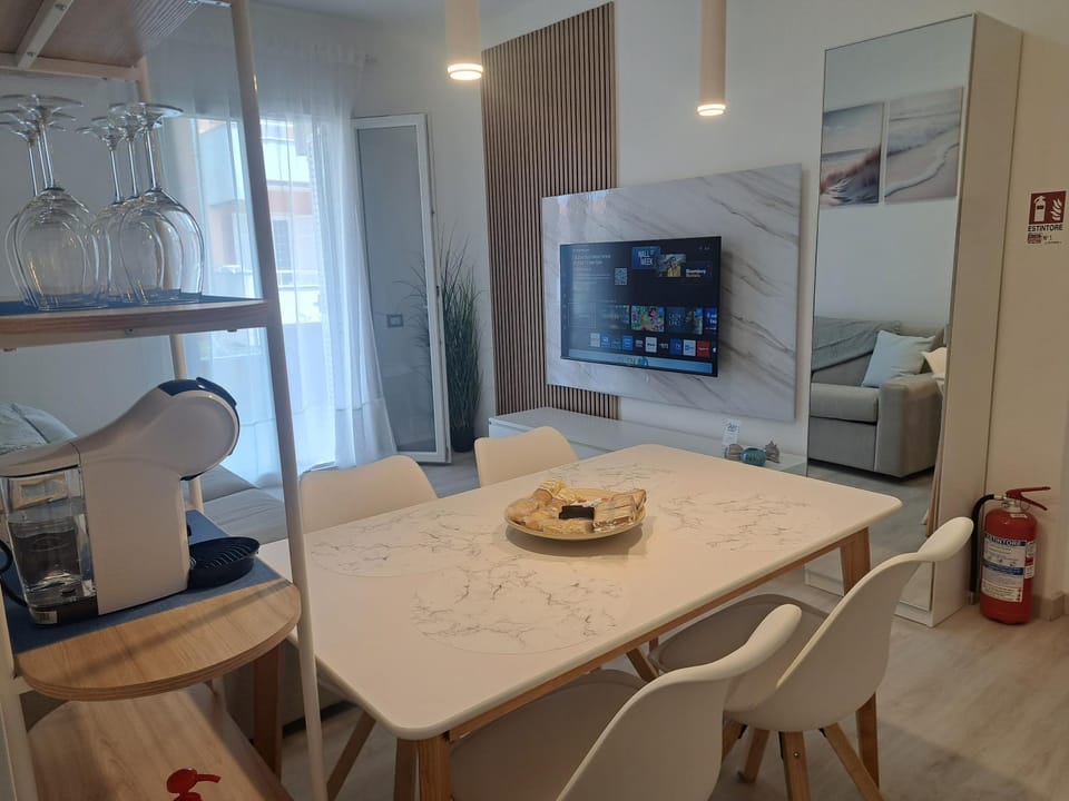 TV and multimedia, Dining area