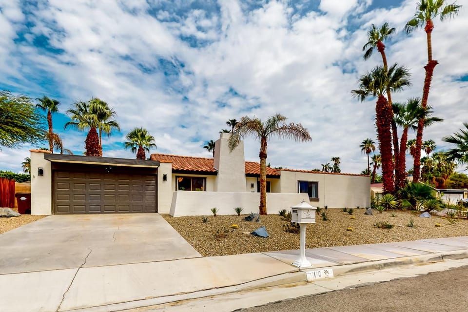 Sonoran Stunner - 50518 House in Palm Springs