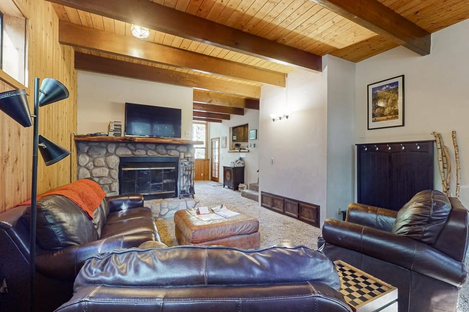 Strawberry Creek Cabin Cabin in Idyllwild-Pine Cove