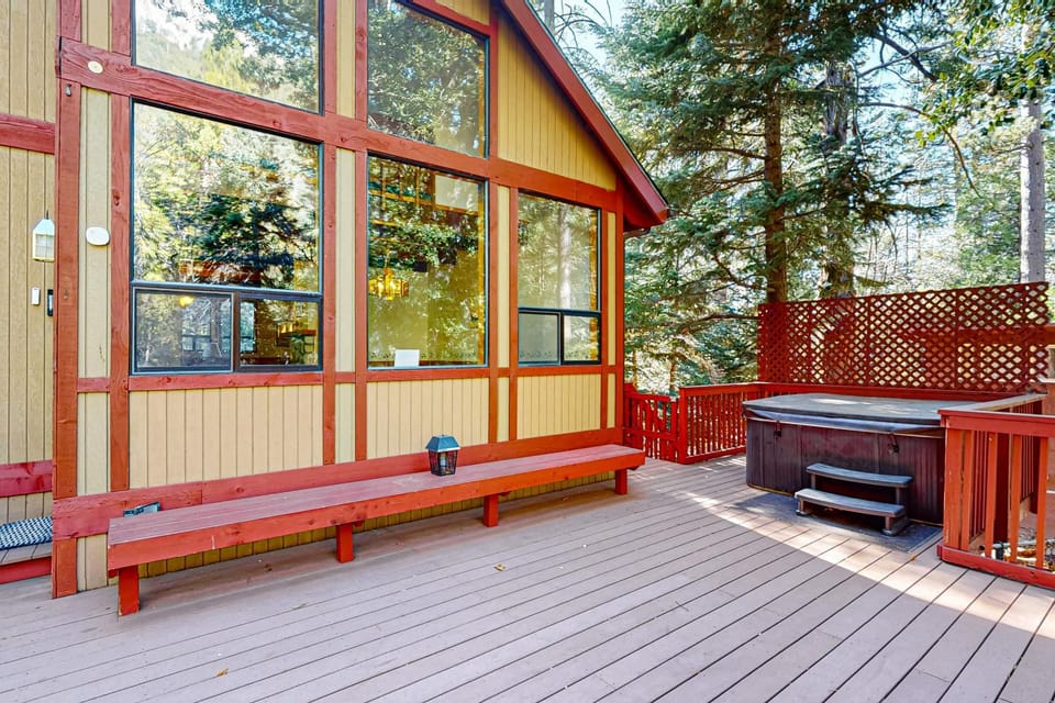 Strawberry Creek Cabin Cabin in Idyllwild-Pine Cove