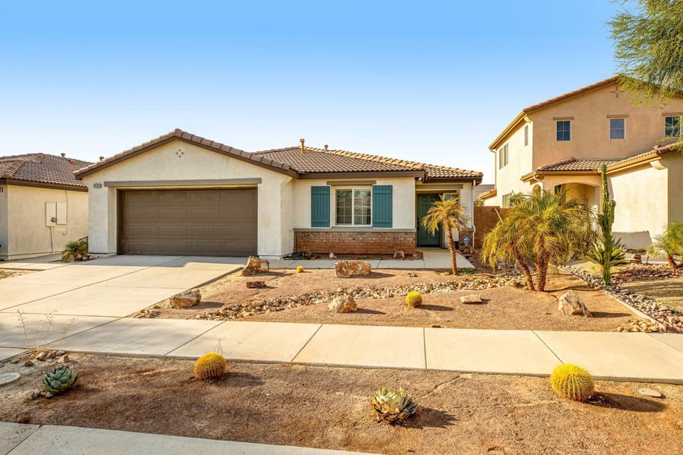 Sunny Desert Days House in Indio