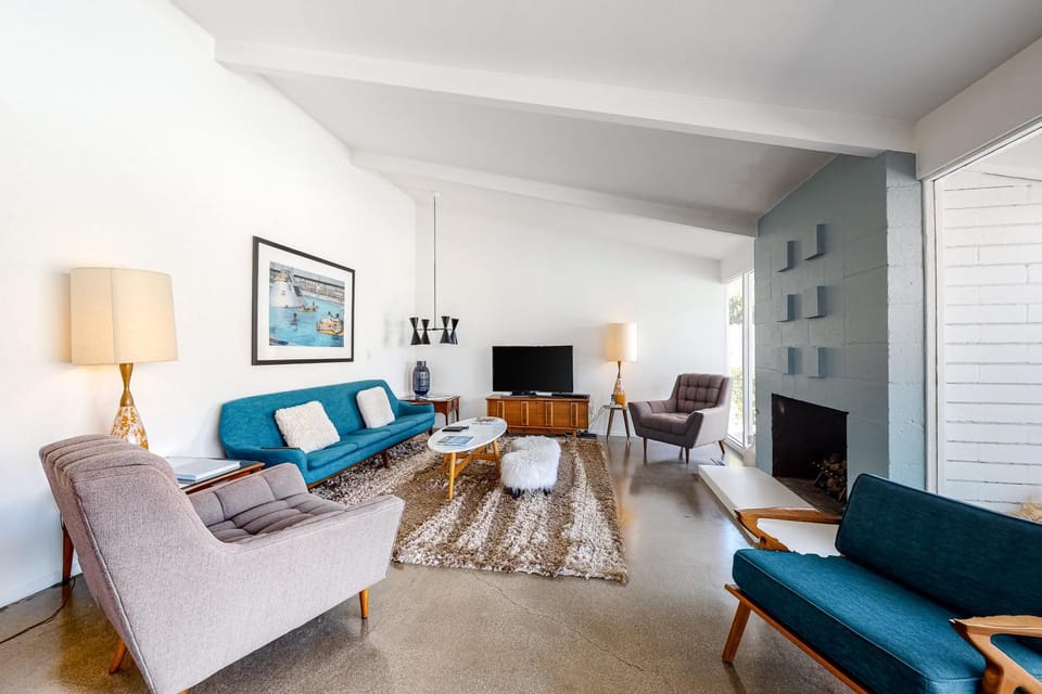 The Arrow of Twin Palms - Midcentury Alexander - 3505 House in Palm Springs