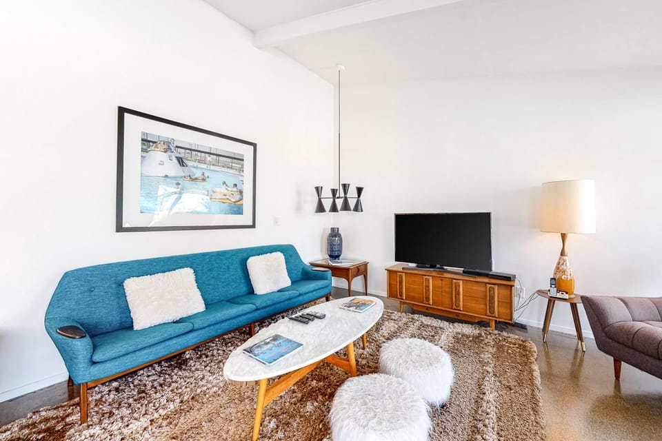 The Arrow of Twin Palms - Midcentury Alexander - 3505 House in Palm Springs