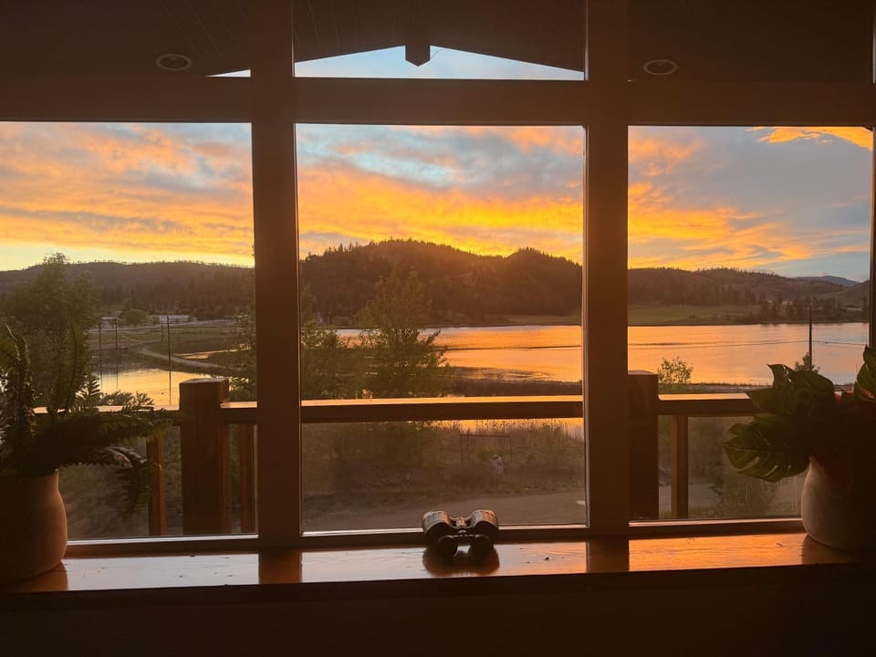 View (from property/room), Lake view, Mountain view, Sunset