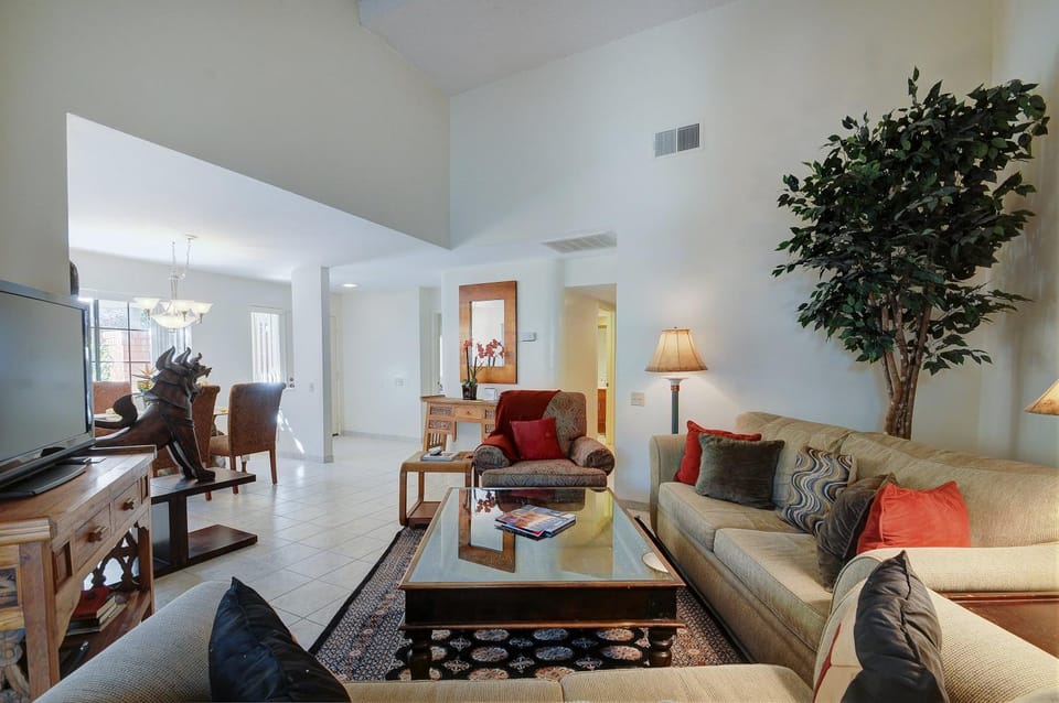 Tranquil Oasis - 69036 House in Palm Springs