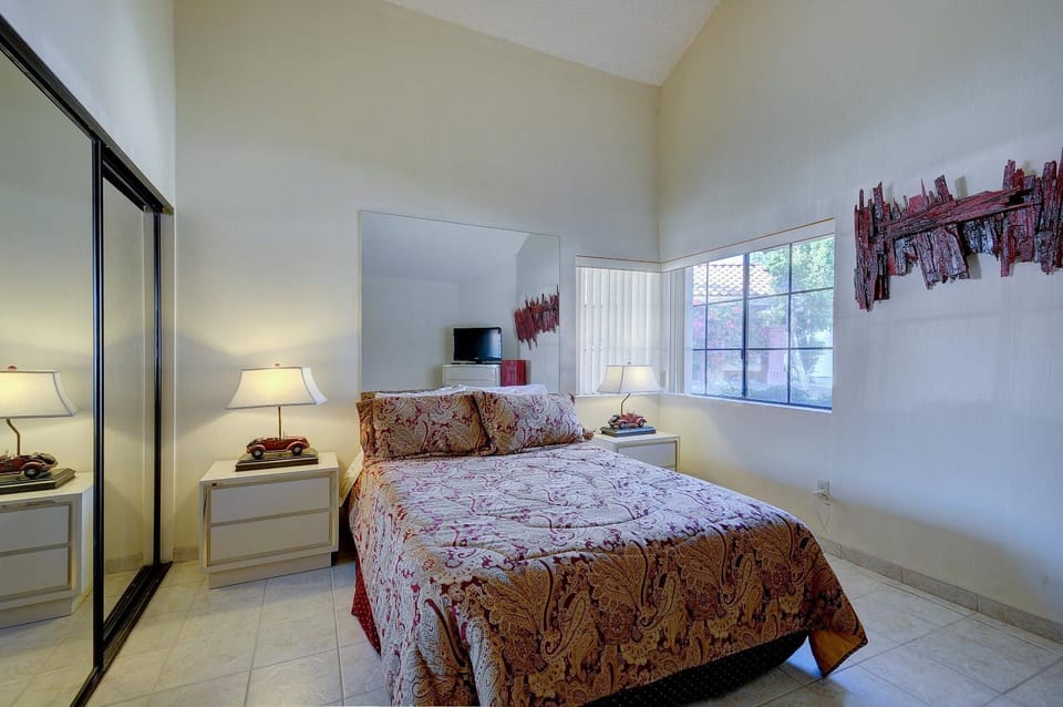 Tranquil Oasis - 69036 House in Palm Springs