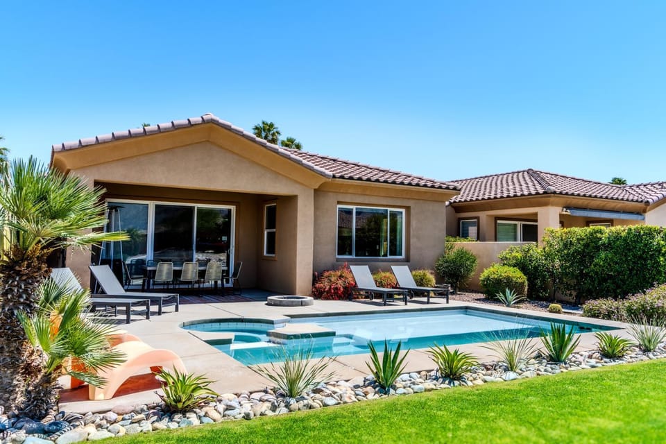 Villa Agav-eh House in Cathedral City