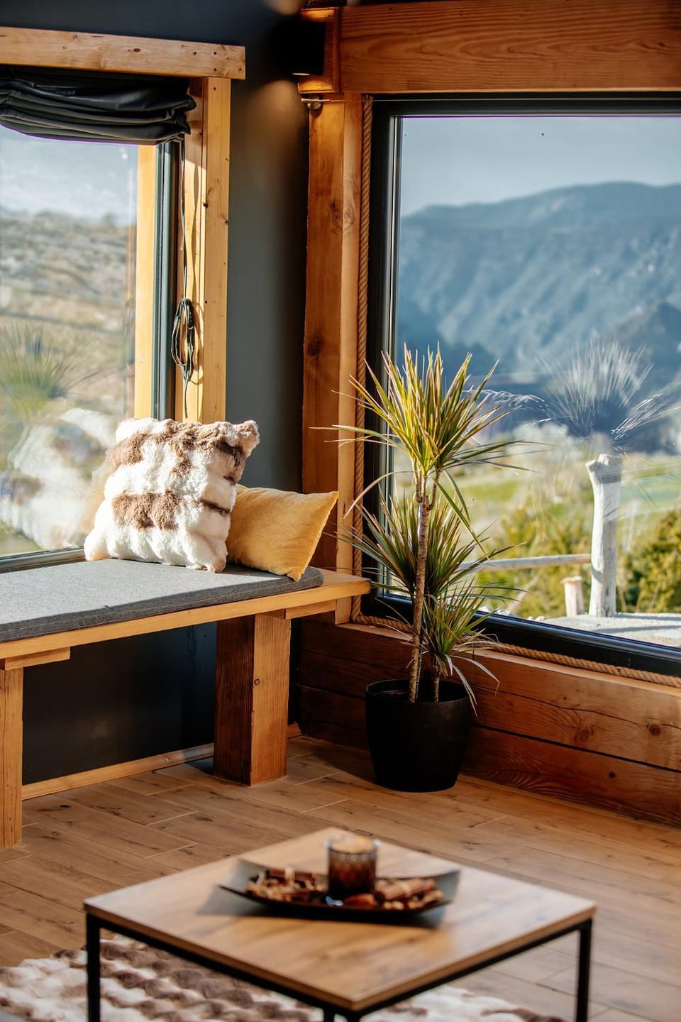Living room, Garden view, Mountain view, Mountain view