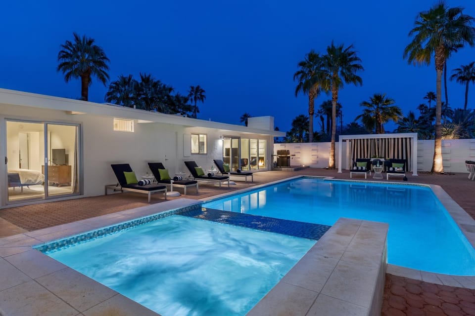 Blue Oasis House in Palm Springs