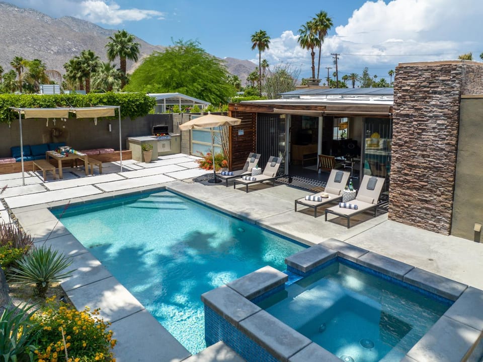 Lucy I'm Home House in Palm Springs