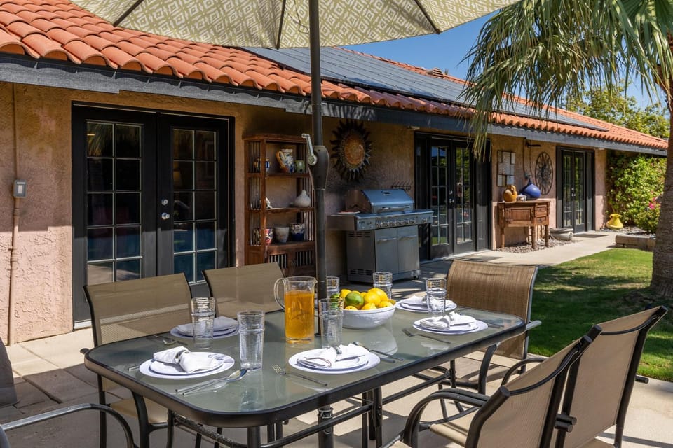 Adobe Oasis House in Palm Springs