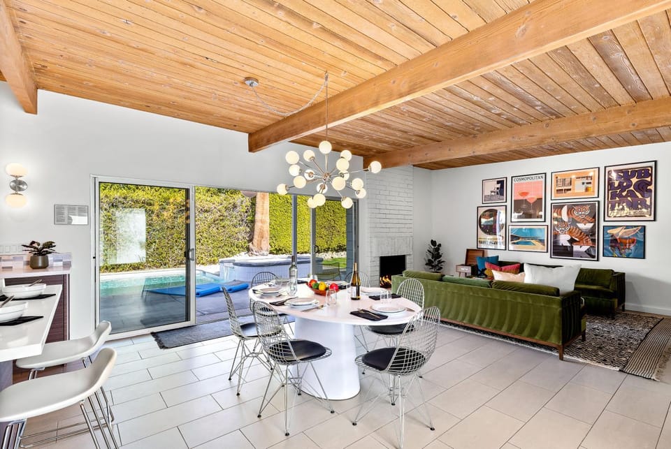 Mid Century Mood House House in Palm Springs