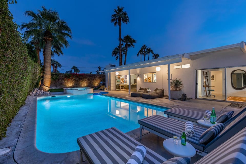 Mid Century Mood House House in Palm Springs