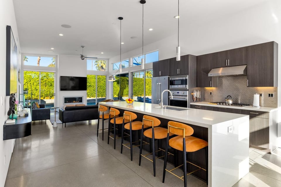 Modern Desert Oasis House in Palm Springs