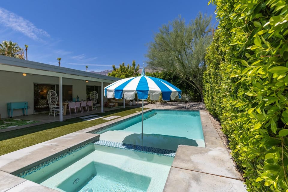 The Modernist Retreat House in Palm Springs