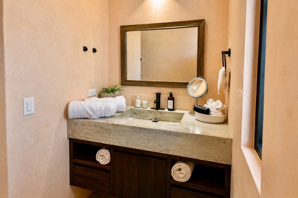 Bathroom, towels