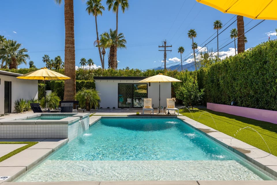 Surrounded by Palms House in Palm Springs