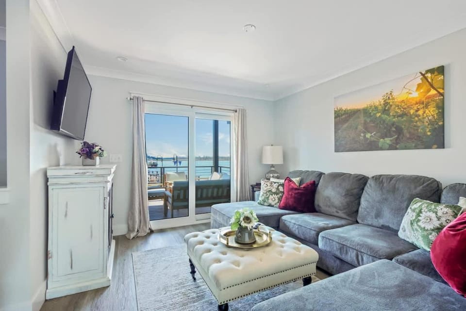 Napa at The Cove Riverwalk Villas House in Wilmington