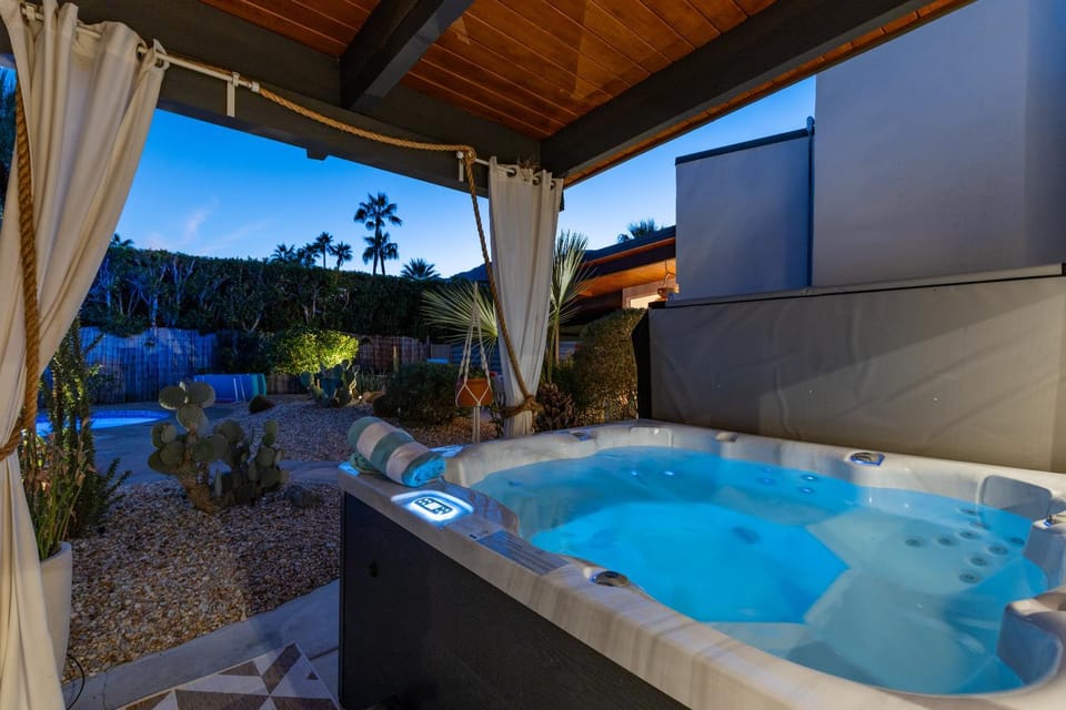 Hollywood Hideaway House in Palm Springs