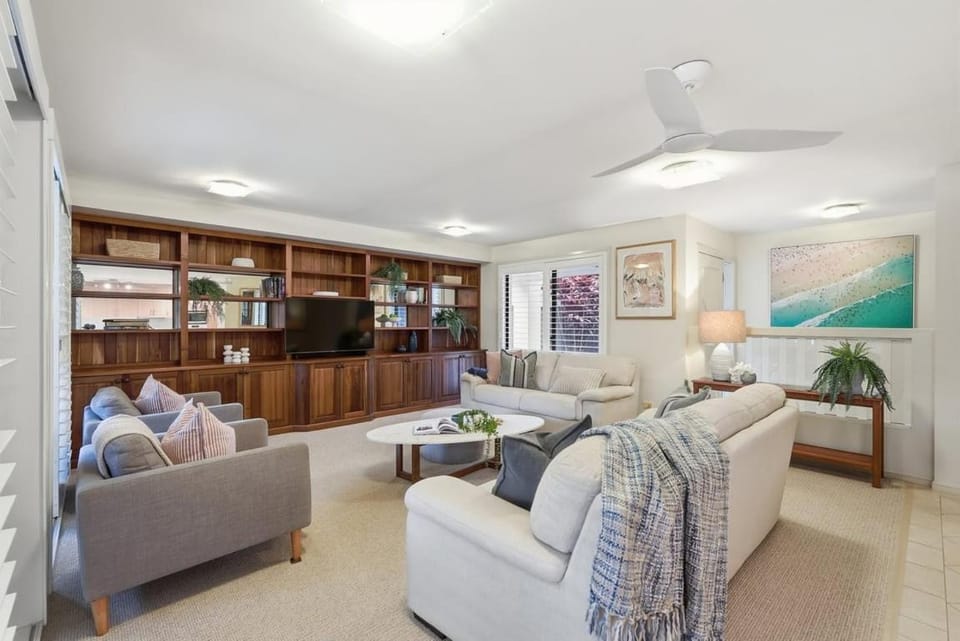 Garden Villa at Diggers - Walk to Restaurant and Beach House in Coffs Harbour