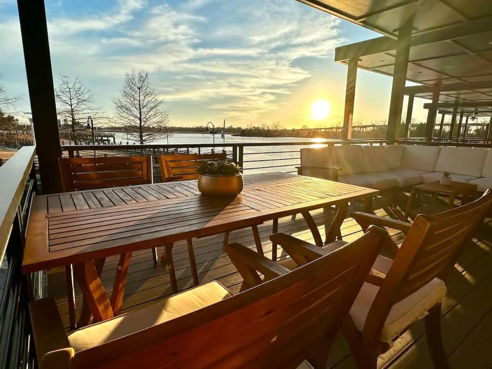 Paris at The Cove Riverwalk Villas House in Wilmington
