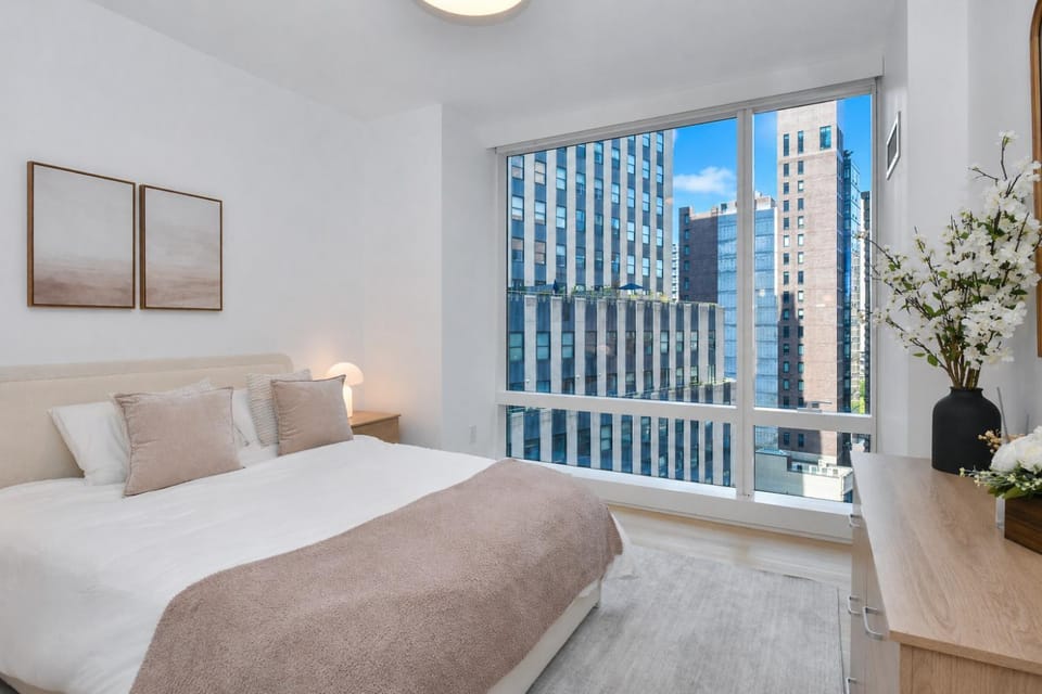 Luxury Apartments in Downtown Manhattan Skyline Views Apartment in Lower Manhattan