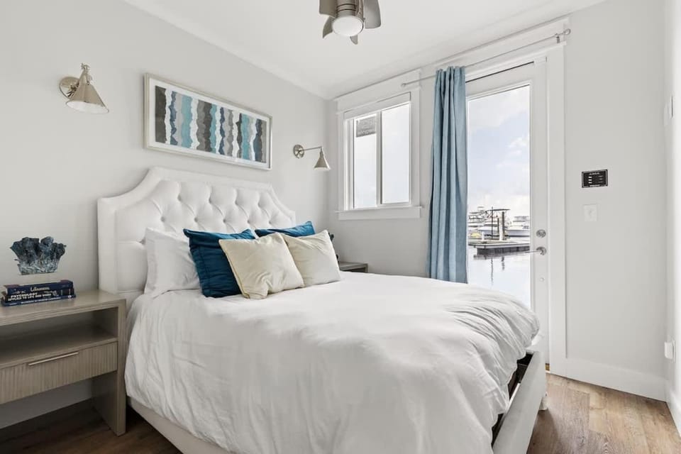 Delight at The Cove Riverwalk Villas House in Wilmington