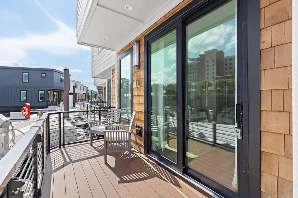 Oasis at The Cove Riverwalk Villas House in Wilmington