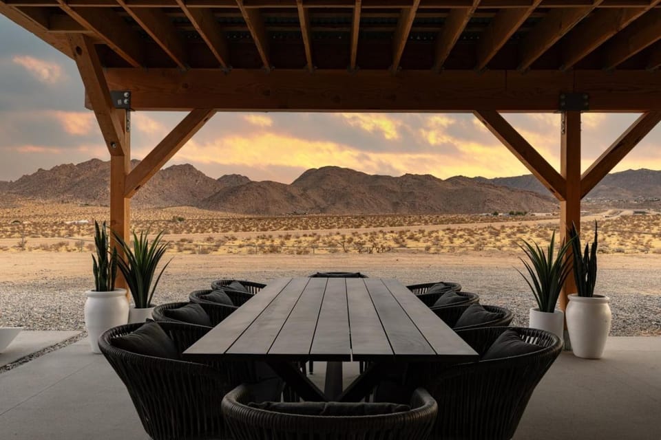 INTRVL Wellness House, Stargazing, Fire Pit and Desert Views House in Joshua Tree