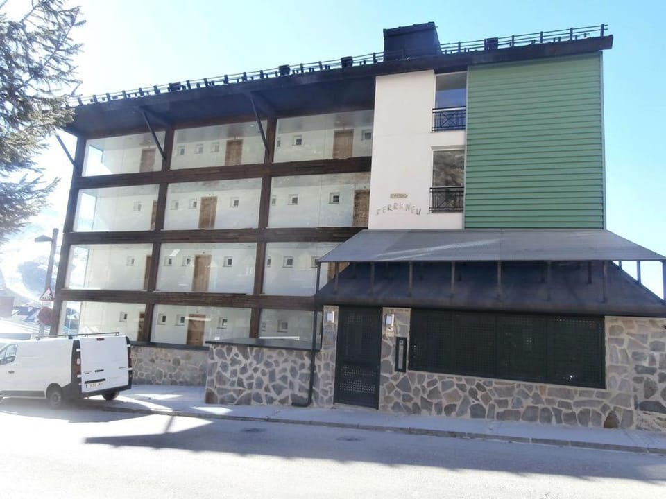 Apartamento Edificio Serraneu. Sierra Nevada. Granada Apartment in Sierra Nevada