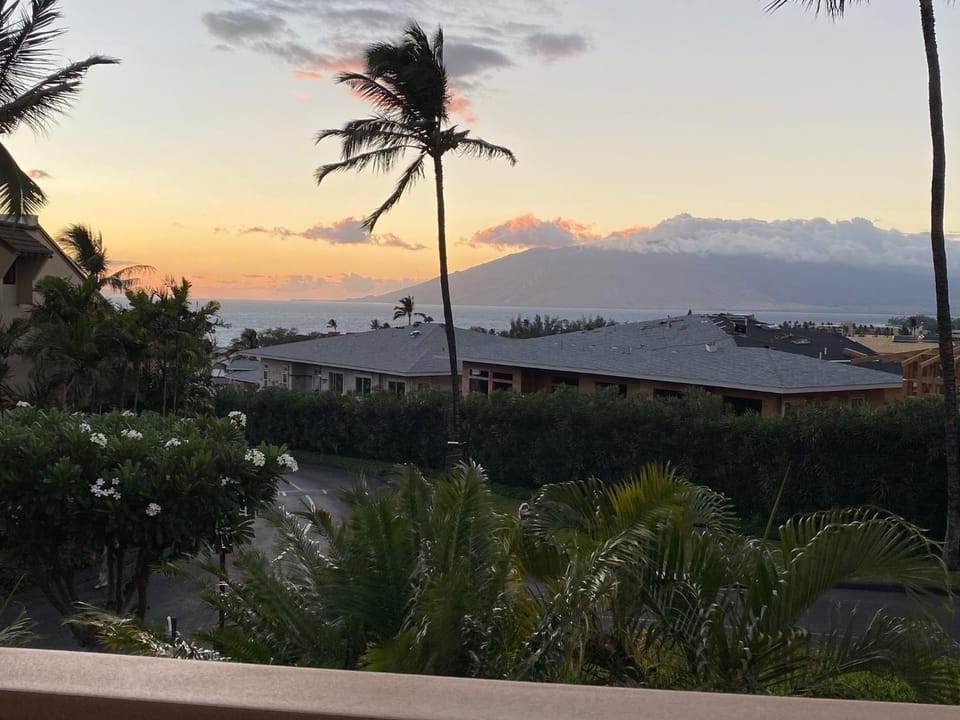 Maui Kamaole #L-202 Full Ocean View, Full A/C, Great Location, Great Rates Apartment in Wailea