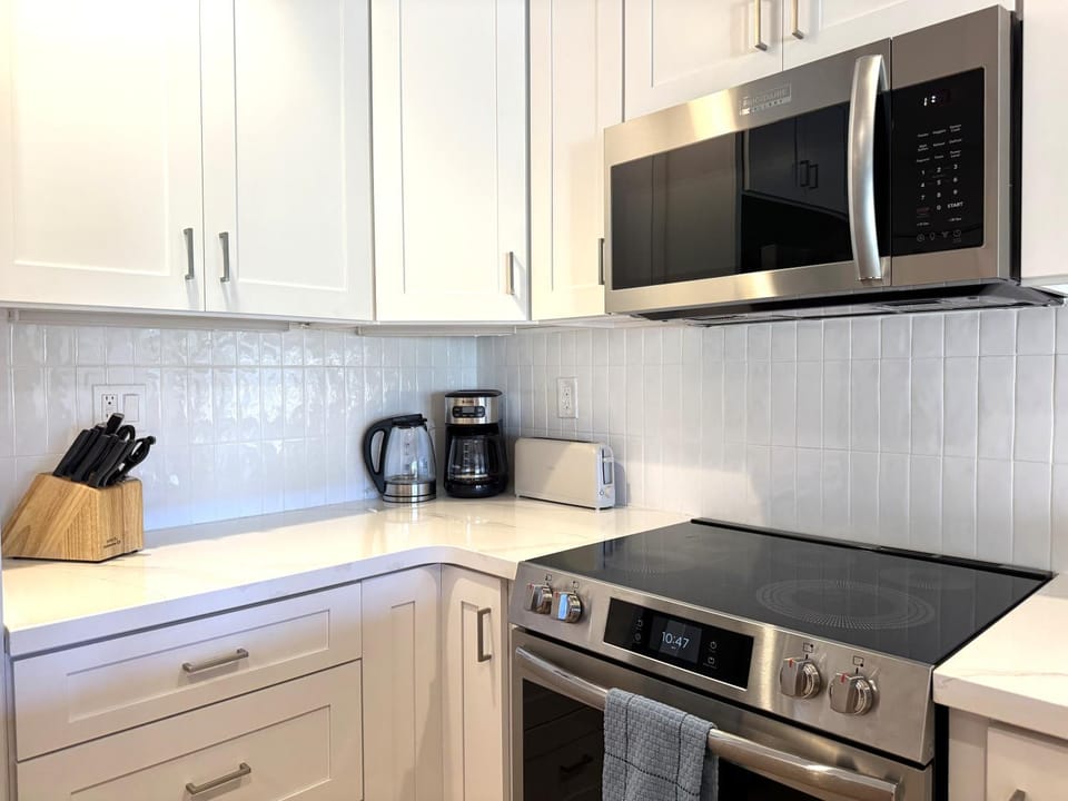 Maui Kamaole K209 Remodel in Peaceful Friendly South Maui w/Beaches Views, AC Apartment in Wailea