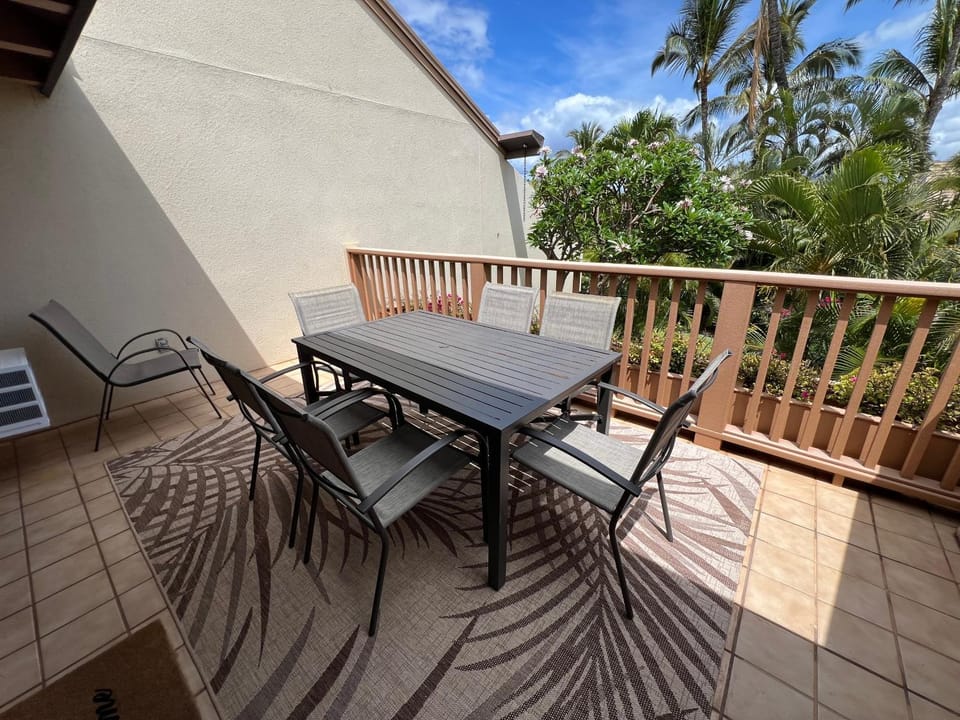 Maui Kamaole #K-204 Fully Renovated, Steps to the Pool, Kamaole III Beach Apartment in Wailea