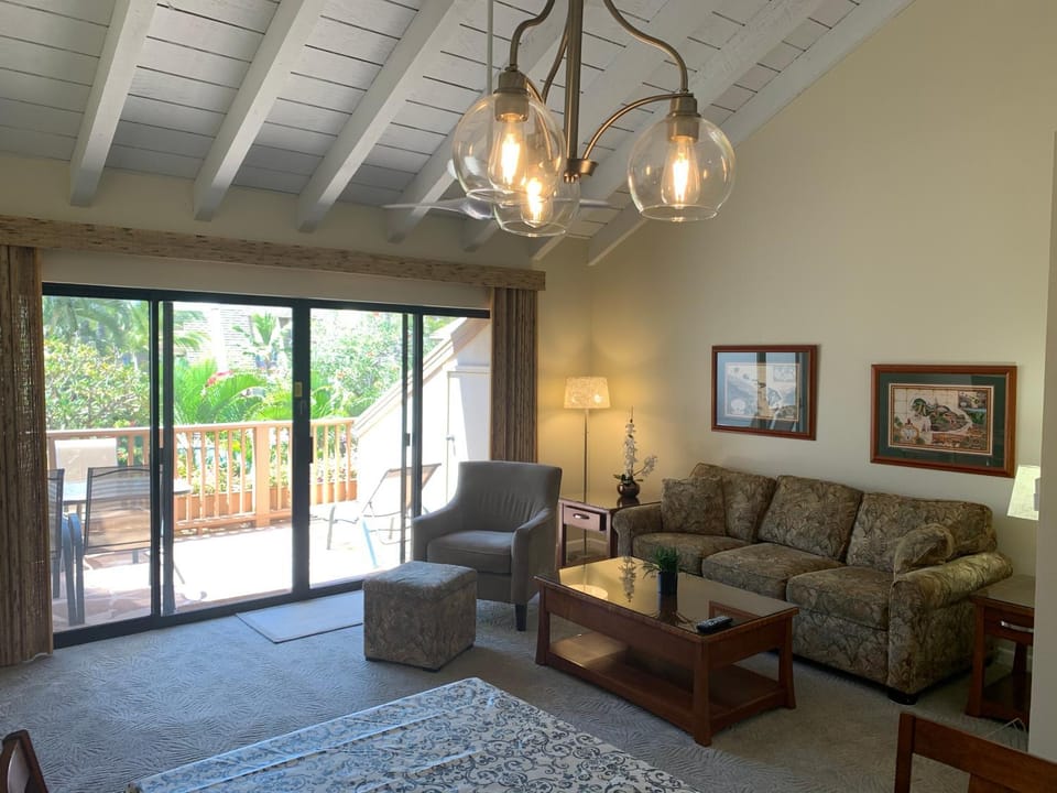 Maui Kamaole #K-204 Fully Renovated, Steps to the Pool, Kamaole III Beach Apartment in Wailea