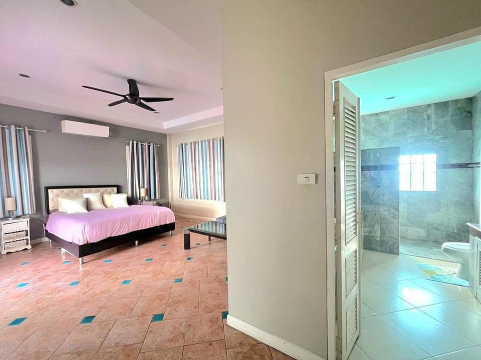 Pool Villa 5bedroom Cosy Beach Pattaya Big area close to the beach Villa in Pattaya City