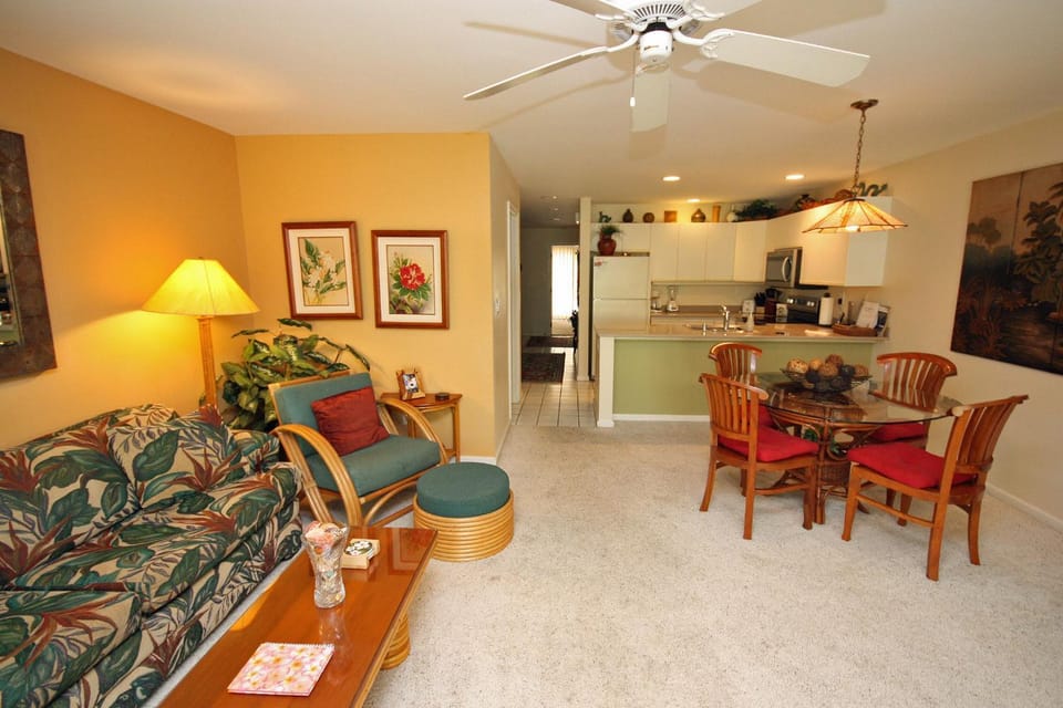 Maui Kamaole #K-109 Tropical Garden View, Full A/C, Hot Tub, Great Location Apartment in Wailea