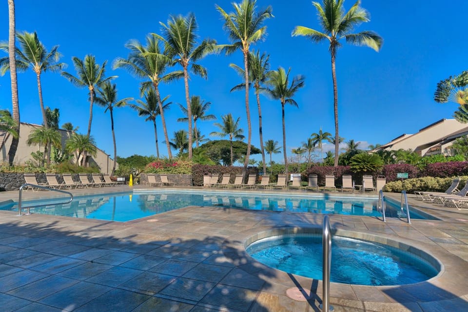 Maui Kamaole #J-204 Large 2 bedroom 2 bath, Partial Ocean Haleakala Views Apartment in Wailea