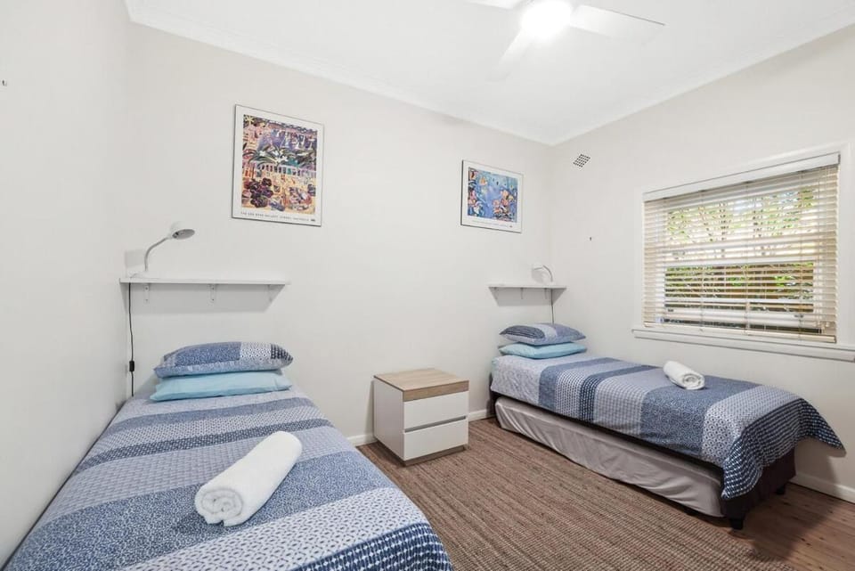 Eurobin Manly huge apt on the Lagoon with Air Con Apartment in Manly