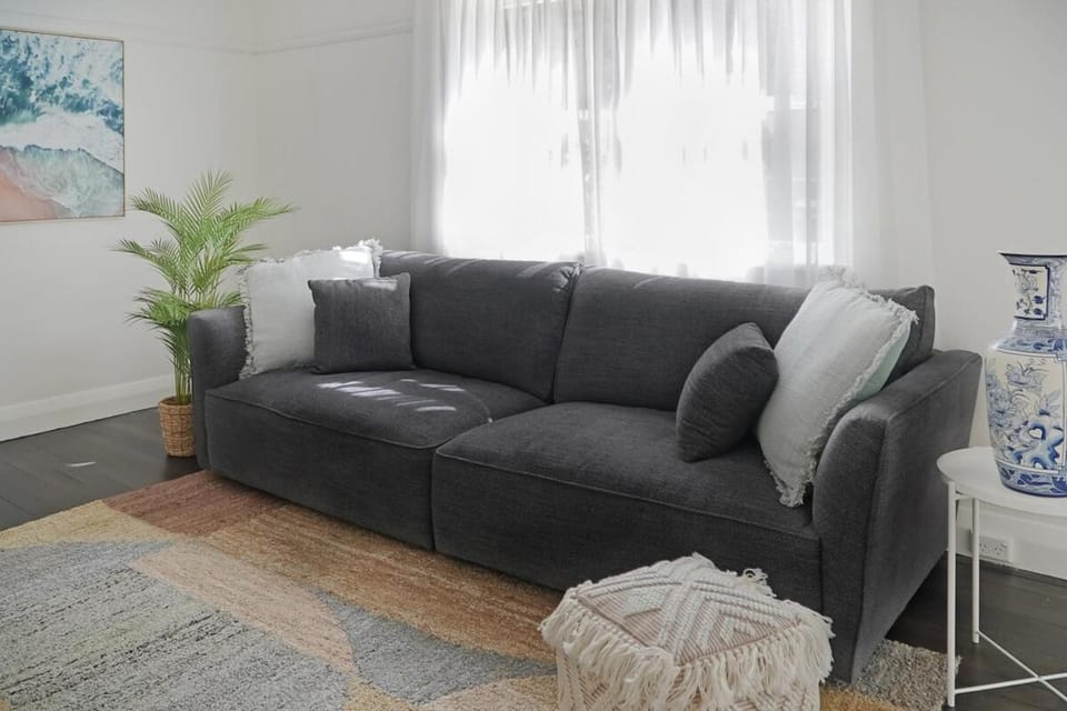 Eurobin Ave Manly - Heritage Charm with Air Con Apartment in Manly