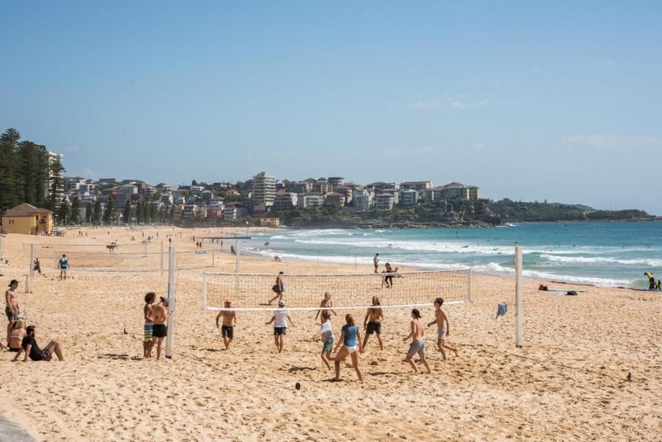 Eurobin Ave Manly - Heritage Charm with Air Con Apartment in Manly