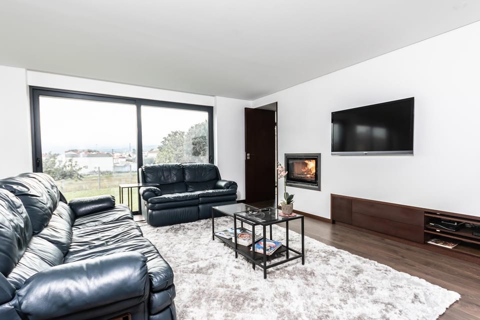 Communal lounge/ TV room, Living room, Seating area