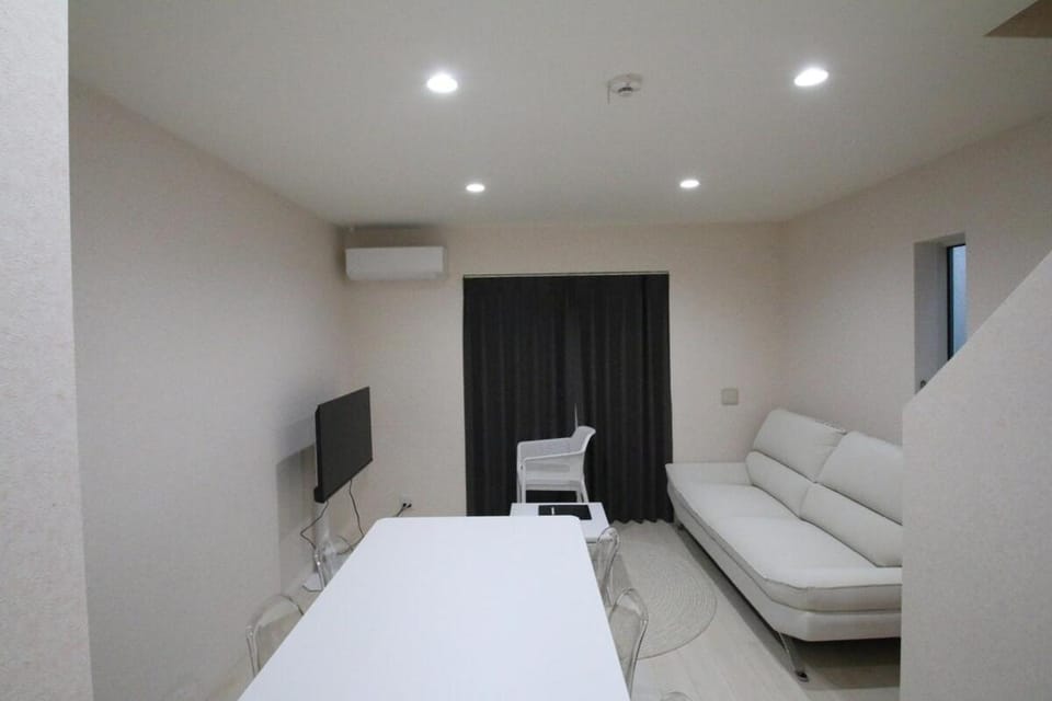 AMP FLAT KUHONJi Apartment in Japan