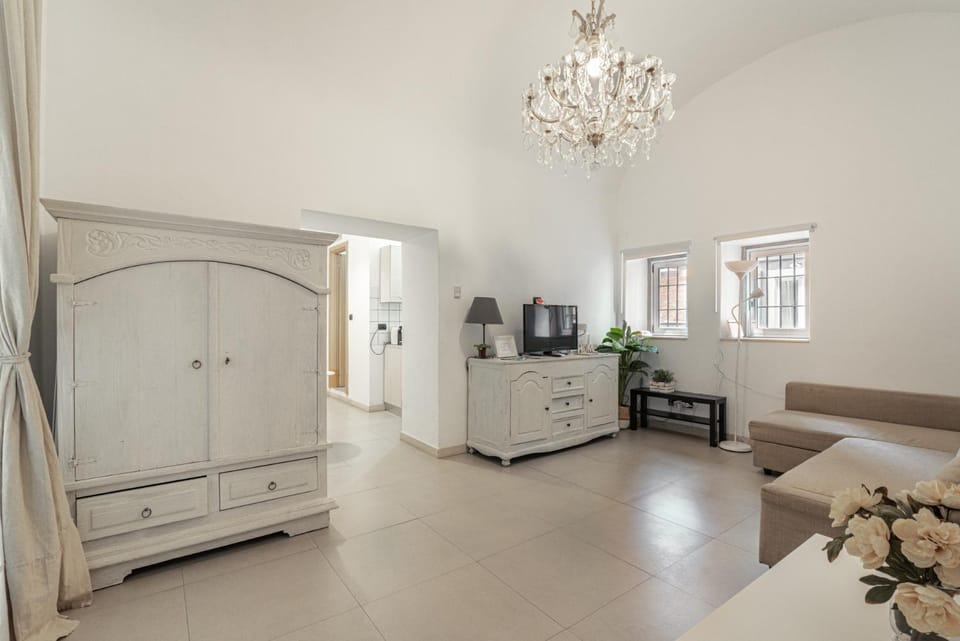 TV and multimedia, Living room, wardrobe