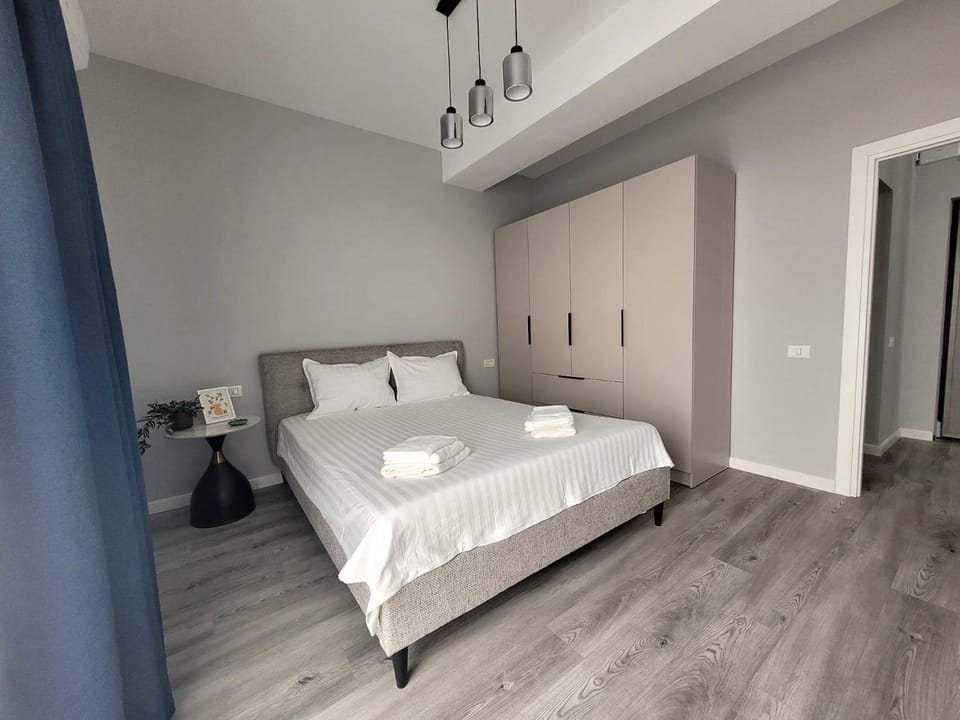 Bed, Bedroom, towels, wardrobe