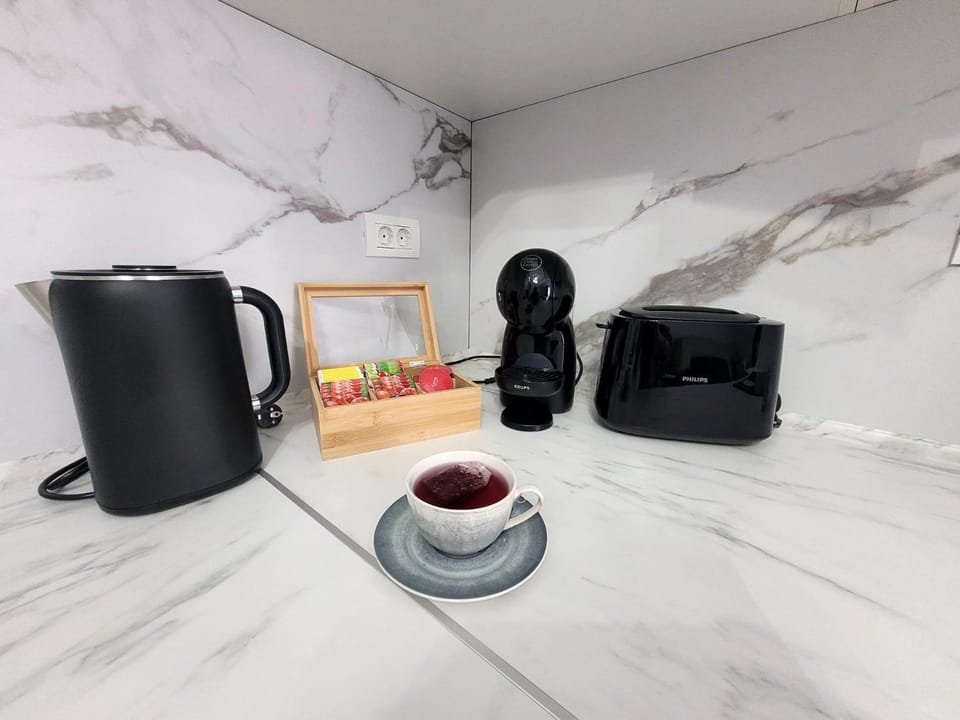 Coffee/tea facilities, Kitchen or kitchenette, Food and drinks, toaster