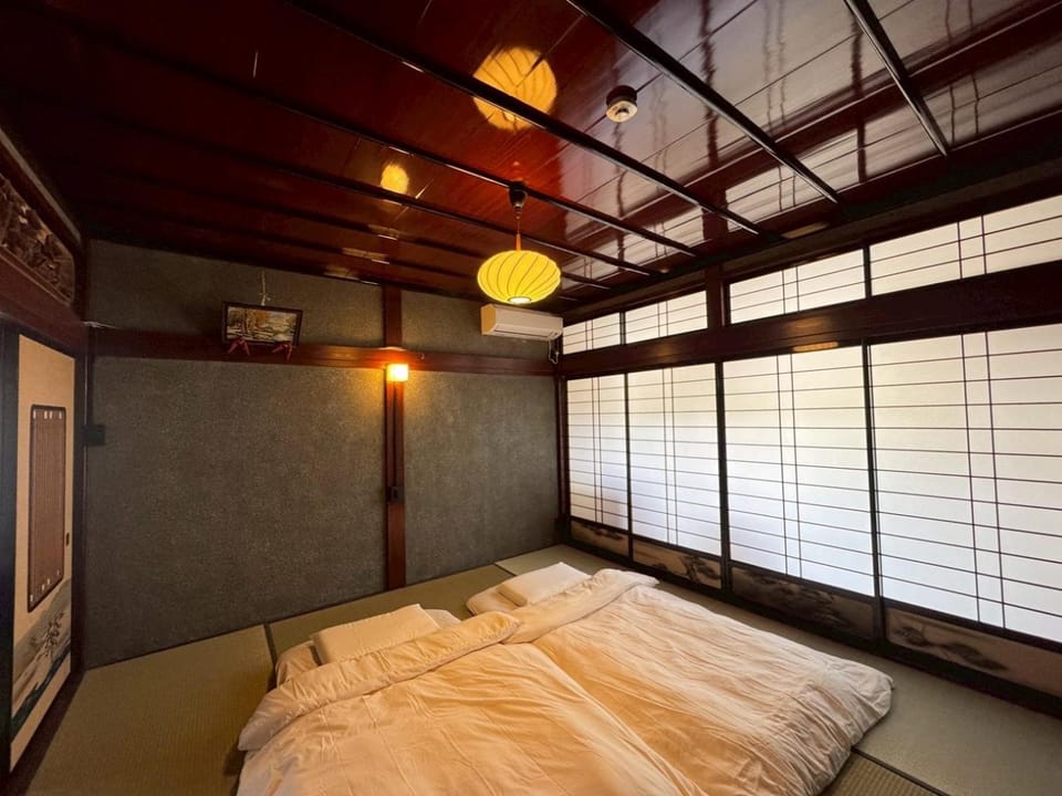 Bed, Photo of the whole room