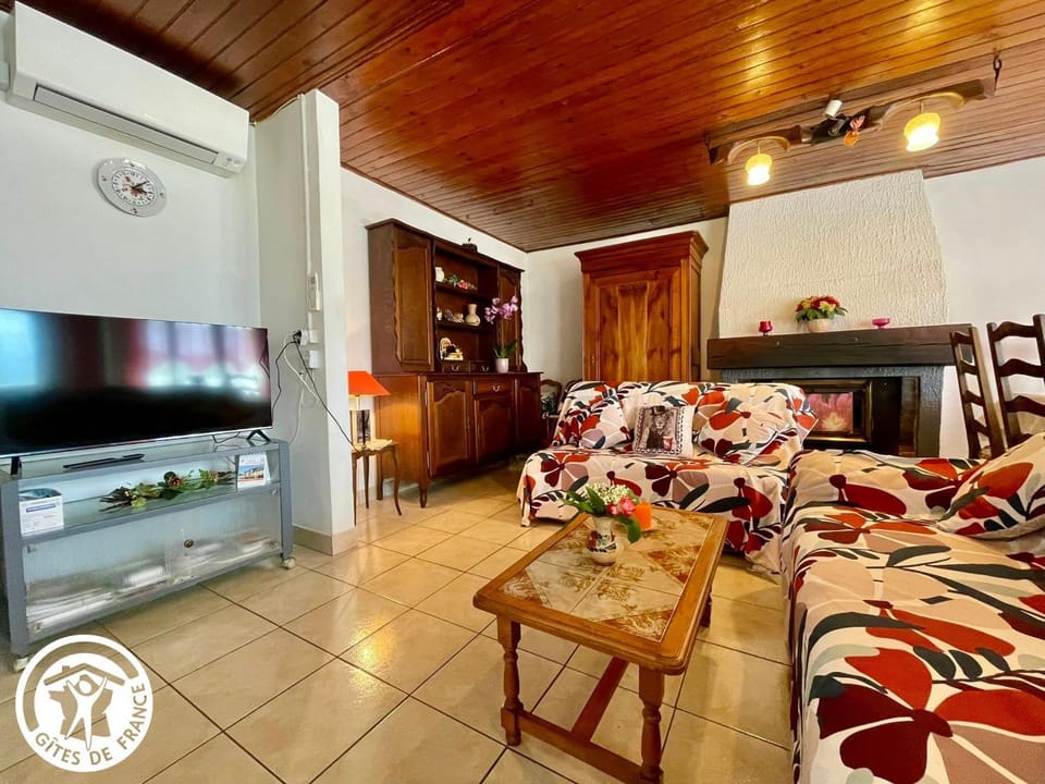 Gîte au cœur du village - 6 pers. - FR-1-426-616 House in Pays de la Loire