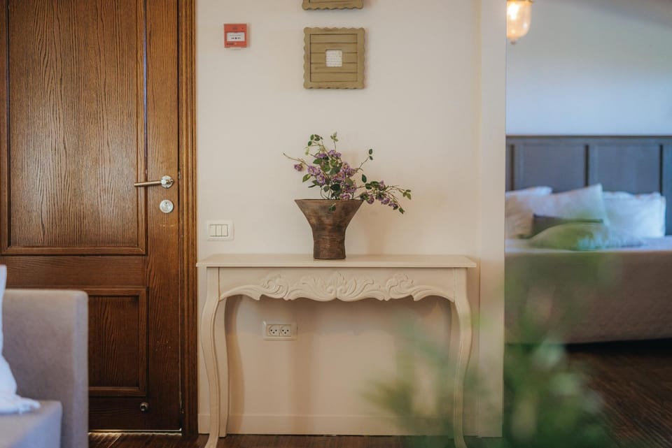 The White Chalet Boutique Nature lodge in North District