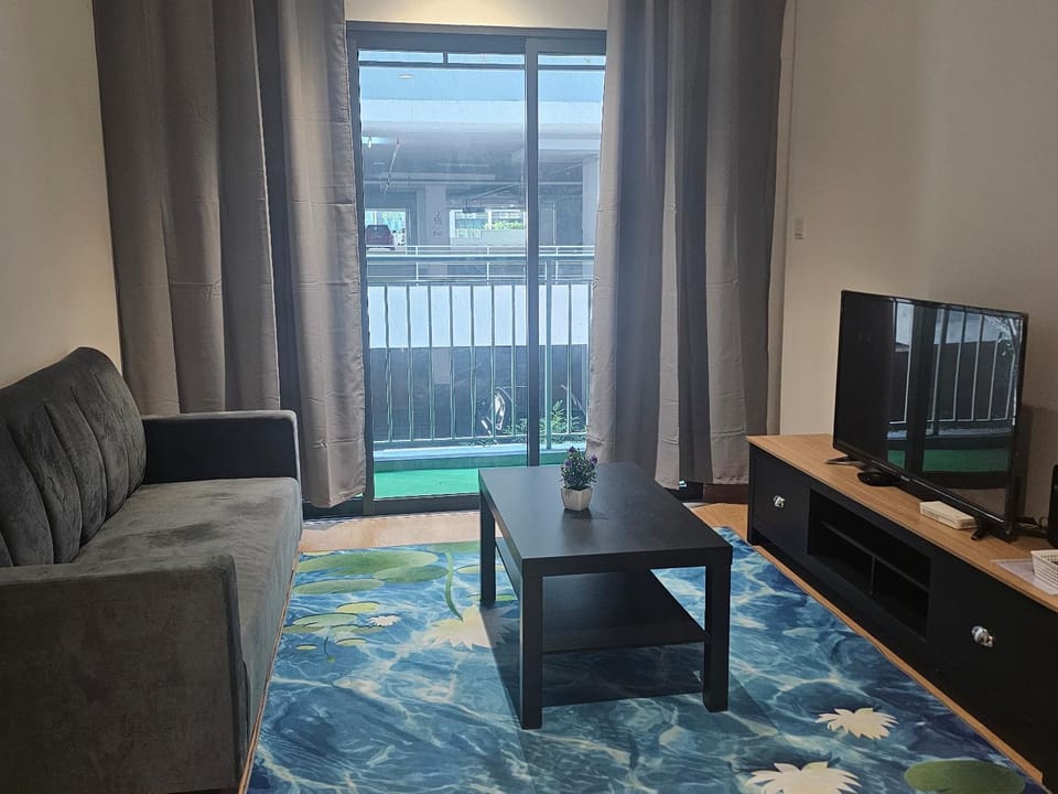 Communal lounge/ TV room, TV and multimedia, Living room